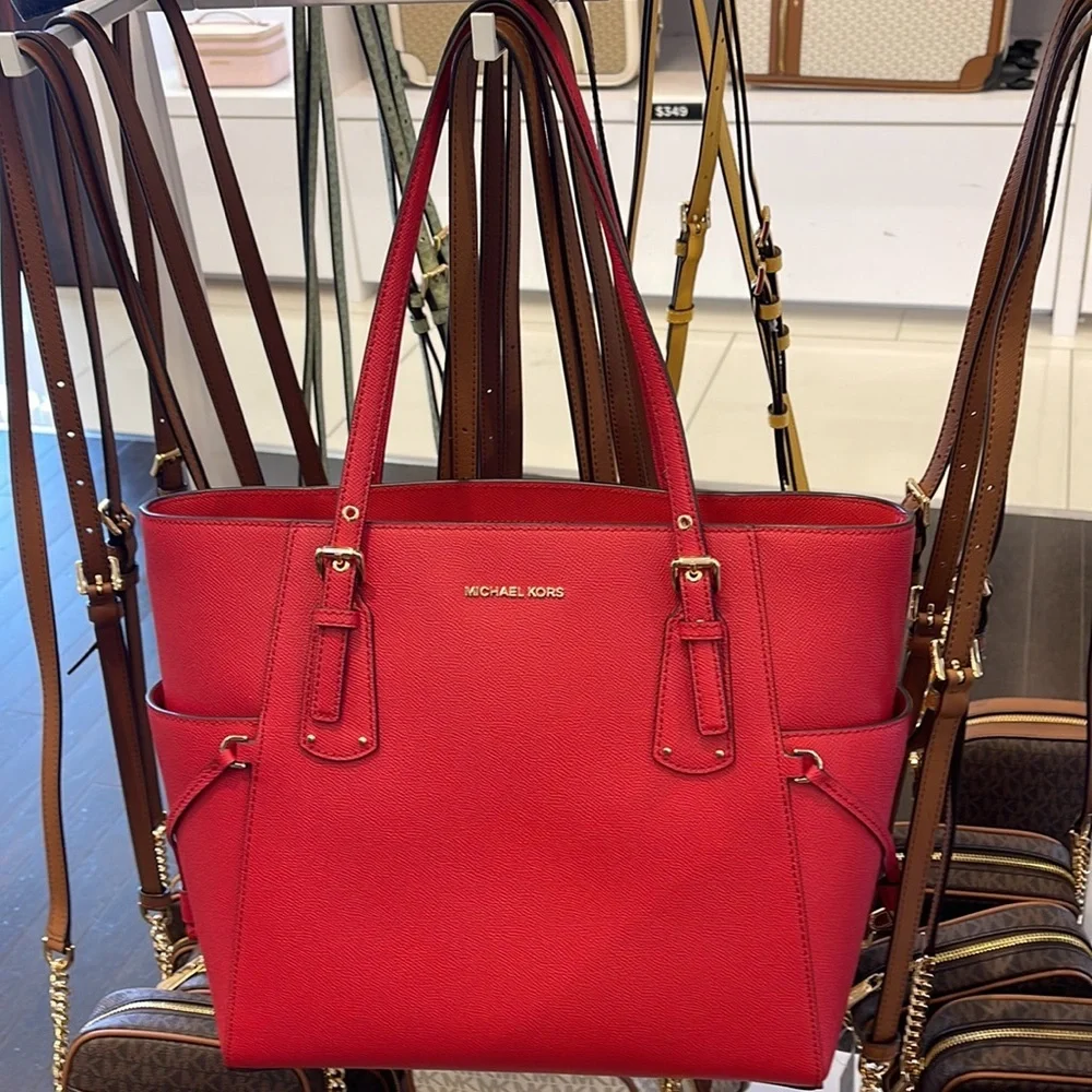 Michael Kors Voyager Small Saffiano Leather Tote Bag Style# 30H1GV6T4T NWT